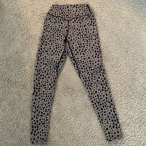 Balance athletica snow leopard leggings